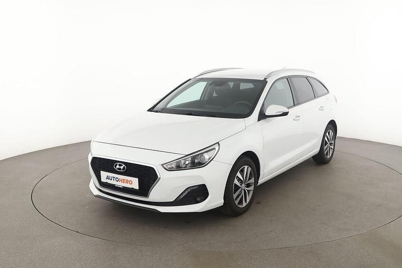 Weiß Gebraucht 2019 Hyundai i30 Trend Kombi | 13.670 € (Etwas zu teuer) - Bild 1/3