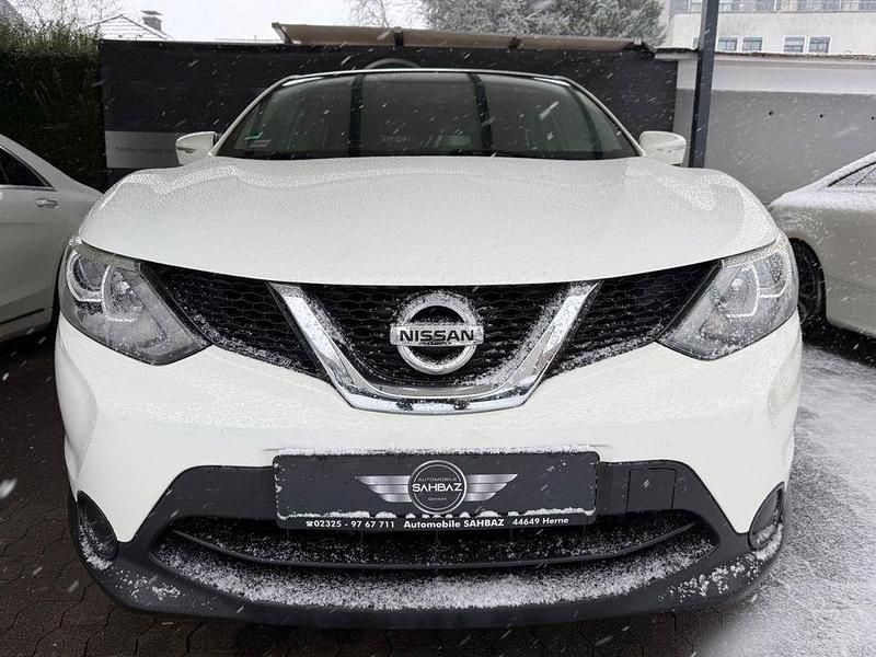 Gebraucht Nissan Qashqai Visia 116 PS (85 kW) 2014 Weiß SUV