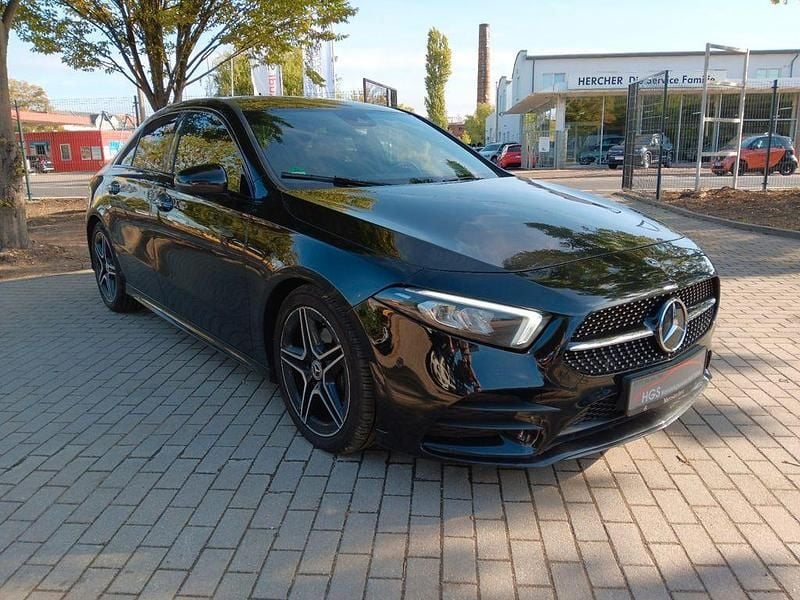 Gebraucht Mercedes A180 AMG line 116 PS (85 kW) 2020 Schwarz Limousine