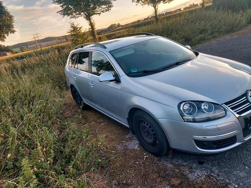 Silber Gebraucht 2008 VW Golf V Kombi | 2.550 € (Guter Preis) - Bild 1/4