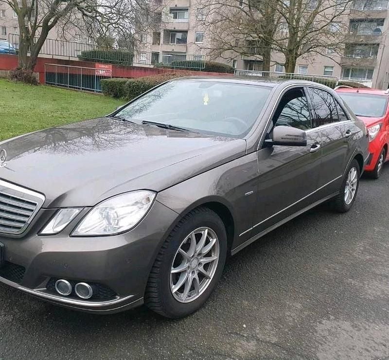 Second-hand Mercedes E300 232 CP (170 kW) 2011 Gri Berlinǎ