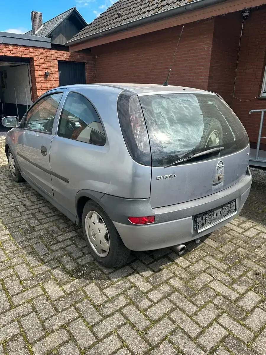 Gebraucht Opel Corsa 75 PS (55 kW) 2003 Silber Kleinwagen