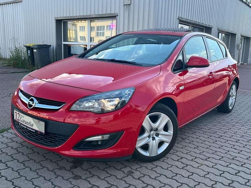 Rot Gebraucht 2015 Opel Astra Style Limousine | 6.999 € (Fairer Preis) - Bild 1/4