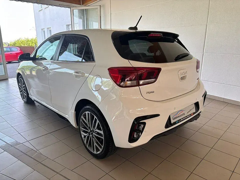 Gebraucht Kia Rio GT-Line 120 PS (88 kW) 2023 Weiss Limousine