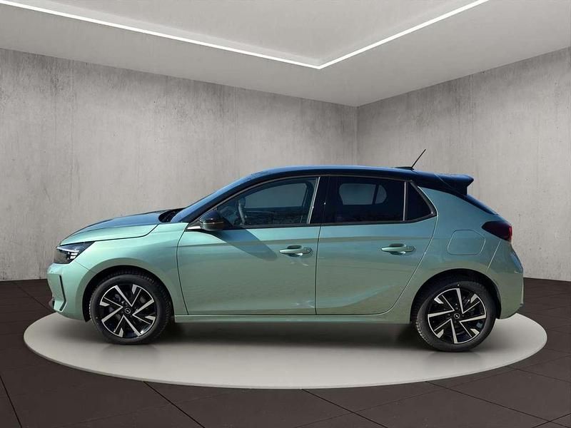Neu Opel Corsa 110 PS (80 kW) 2026 Eukalyptus grün (metallic) Kleinwagen