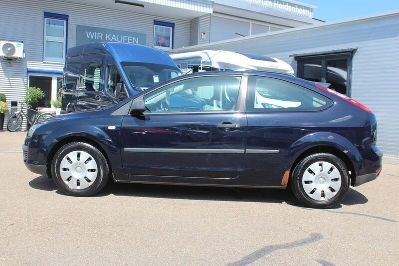 Gebraucht Ford Focus Ambiente 101 PS (74 kW) 2006 Blau Limousine