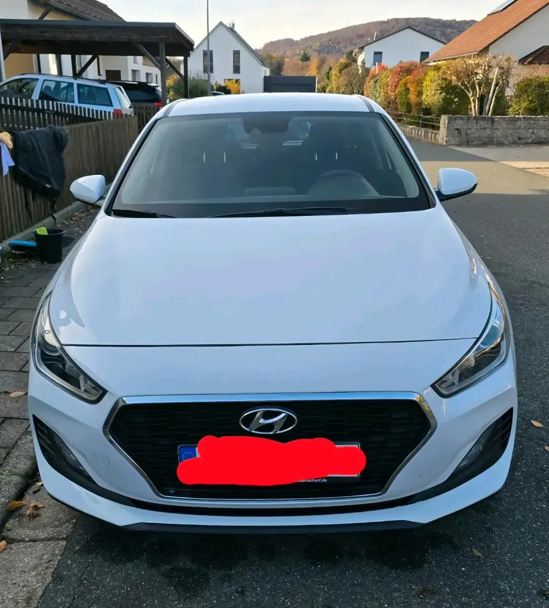 Gebraucht Hyundai i30 99 PS (72 kW) 2019 Weiß Limousine