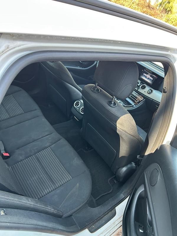 Second-hand Mercedes 220 143 CP (105 kW) 2017 Alb Break