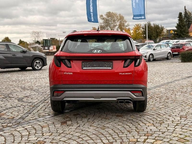 Neu Hyundai Tucson Select 160 PS (117 kW) 2025 Rot SUV