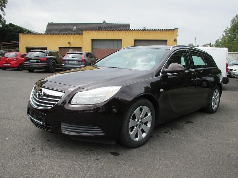 Braun Gebraucht 2012 Opel Insignia Edition Kombi | 1.950 € (Superpreis) - Bild 1/4