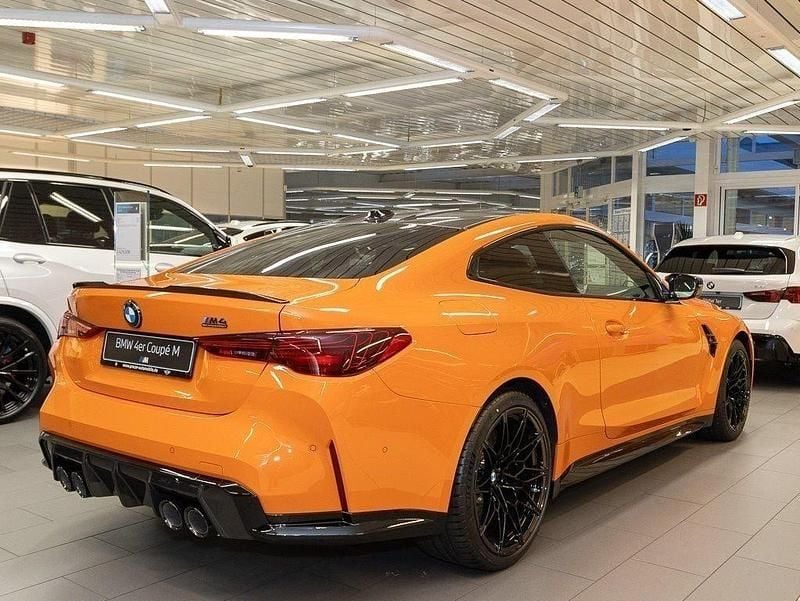 Neu BMW M4 Competition Edition 530 PS (389 kW) 2025 Orange Coupé