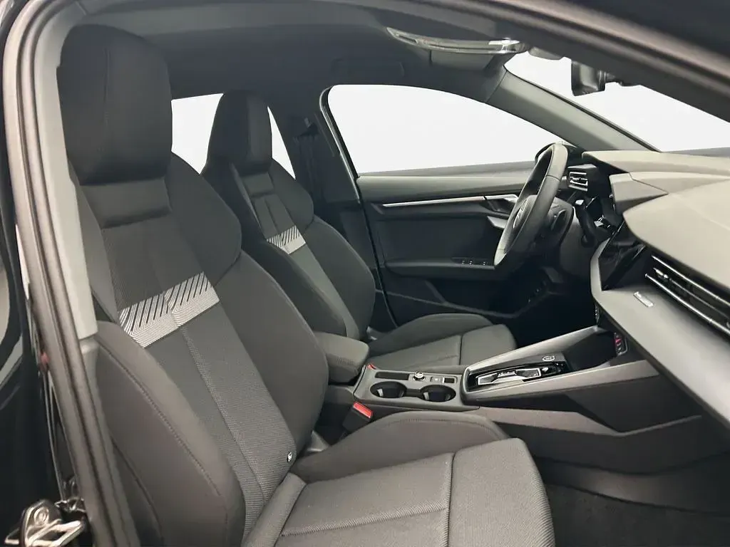 Gebraucht Audi A3 Advanced 204 PS (150 kW) 2025 Mythosschwarz metallic Limousine