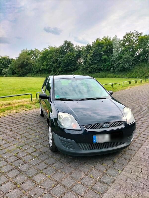 Blau Gebraucht 2006 Ford Fiesta Kleinwagen | 1.000 € - Bild 1/4