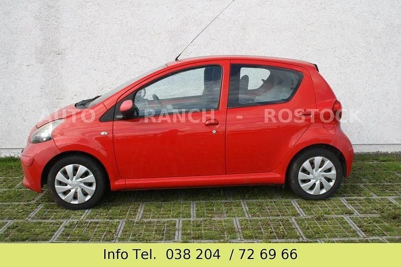 Gebraucht Toyota Aygo Cool 68 PS (50 kW) 2007 Rot Kleinwagen