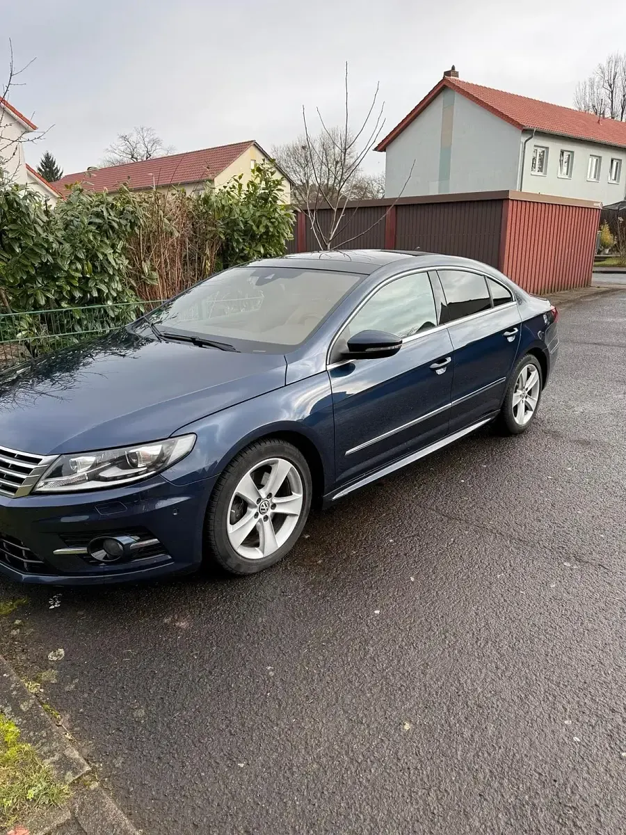 Gebraucht VW Passat 177 PS (130 kW) 2014 Blau Coupé