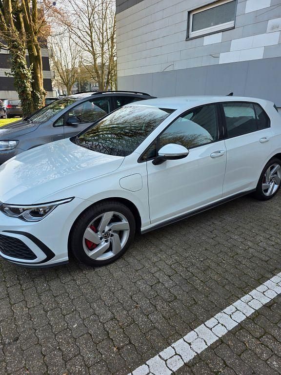 Gebraucht VW Golf VIII GTE 245 PS (180 kW) 2022 Weiß Limousine