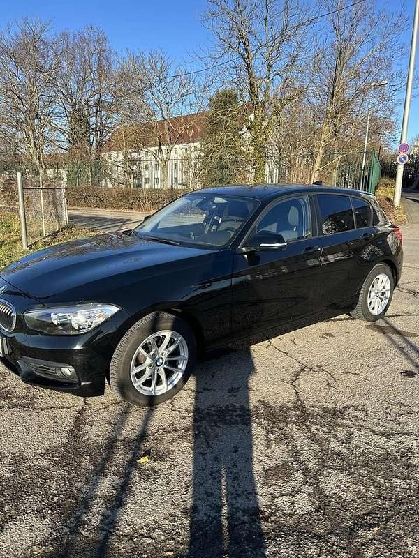 Gebraucht BMW 116 Advantage 109 PS (80 kW) 2015 Schwarz Kleinwagen