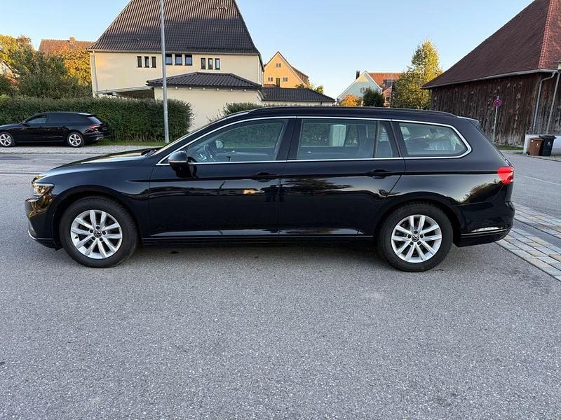 Gebraucht VW Passat Business 150 PS (110 kW) 2021 Schwarz Kombi