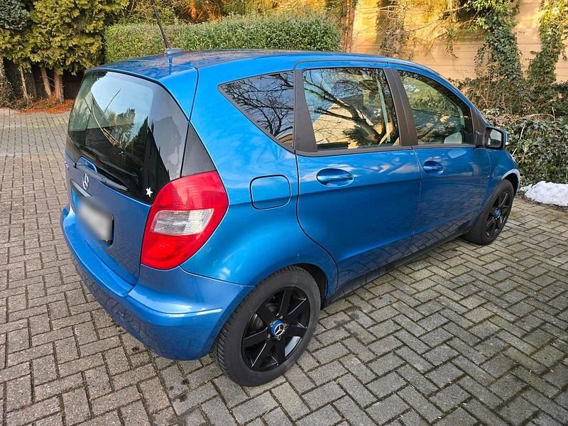 Gebraucht Mercedes A150 95 PS (69 kW) 2008 Blau Kleinwagen