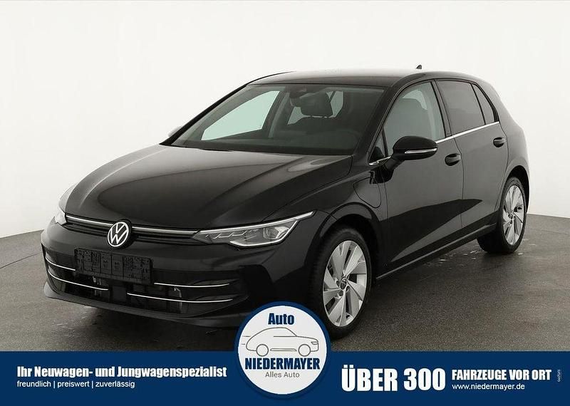 Grenadillschwarz metallic Neu 2025 VW Golf VIII Style Limousine | 36.995 € (Guter Preis) - Bild 1/4