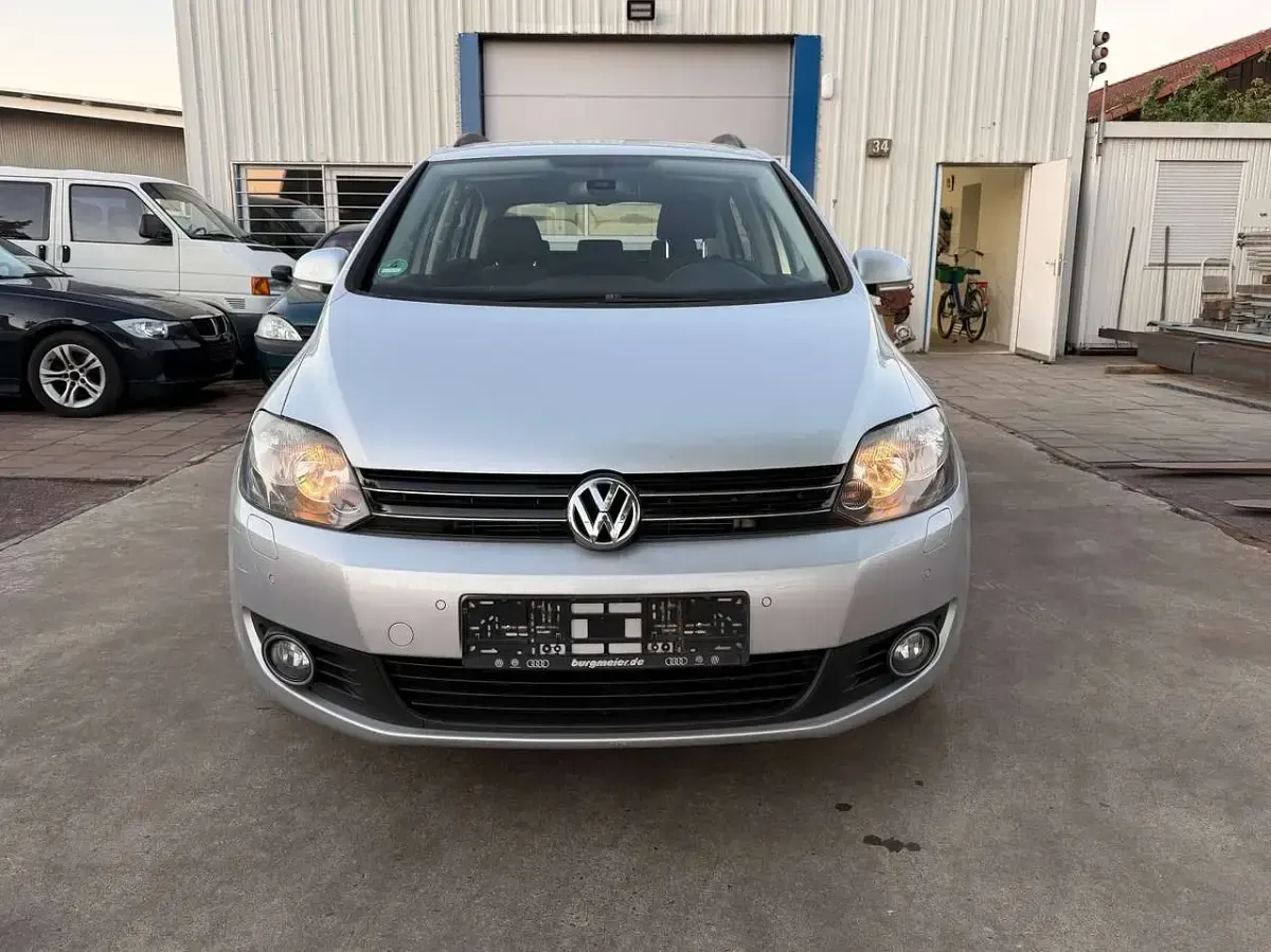 Gebraucht VW Golf VI Comfortline 122 PS (89 kW) 2011 Reflexsilber metallic Kleinwagen