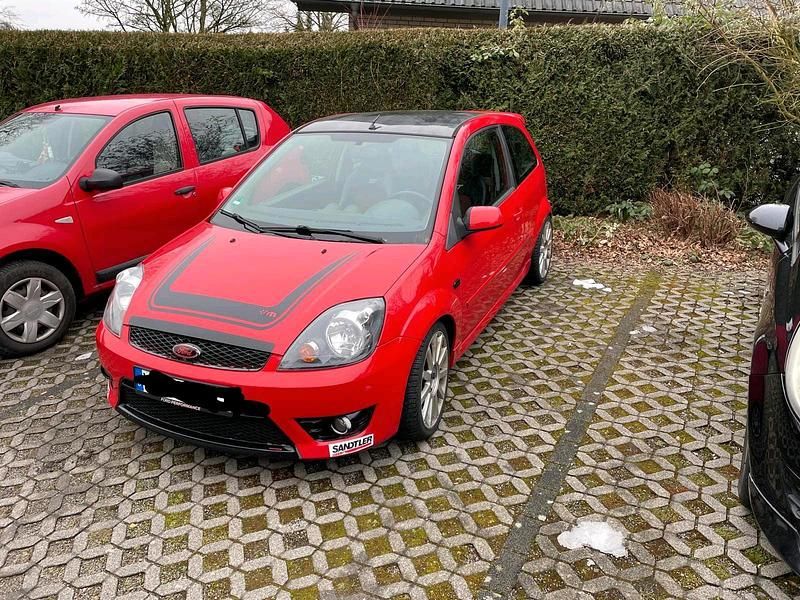 Gebraucht Ford Fiesta Limited 150 PS (110 kW) 2007 Rot Kleinwagen