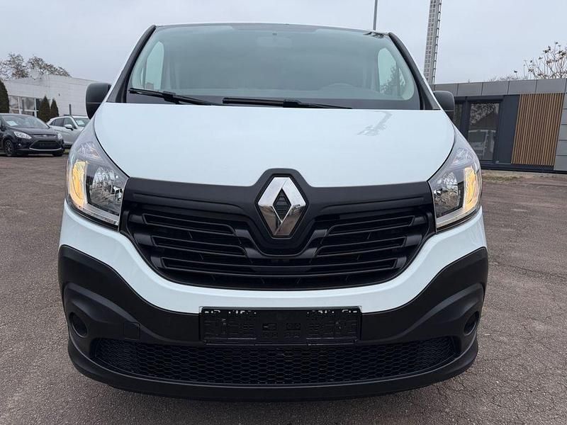 Gebraucht Renault Trafic 125 PS (91 kW) 2017 Weiß Van / Kleinbus