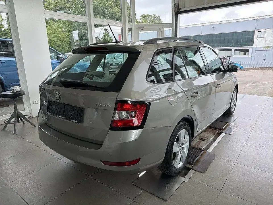 Gebraucht Skoda Fabia Style 110 PS (80 kW) 2018 Cappuccinobeige (metallic) Kombi