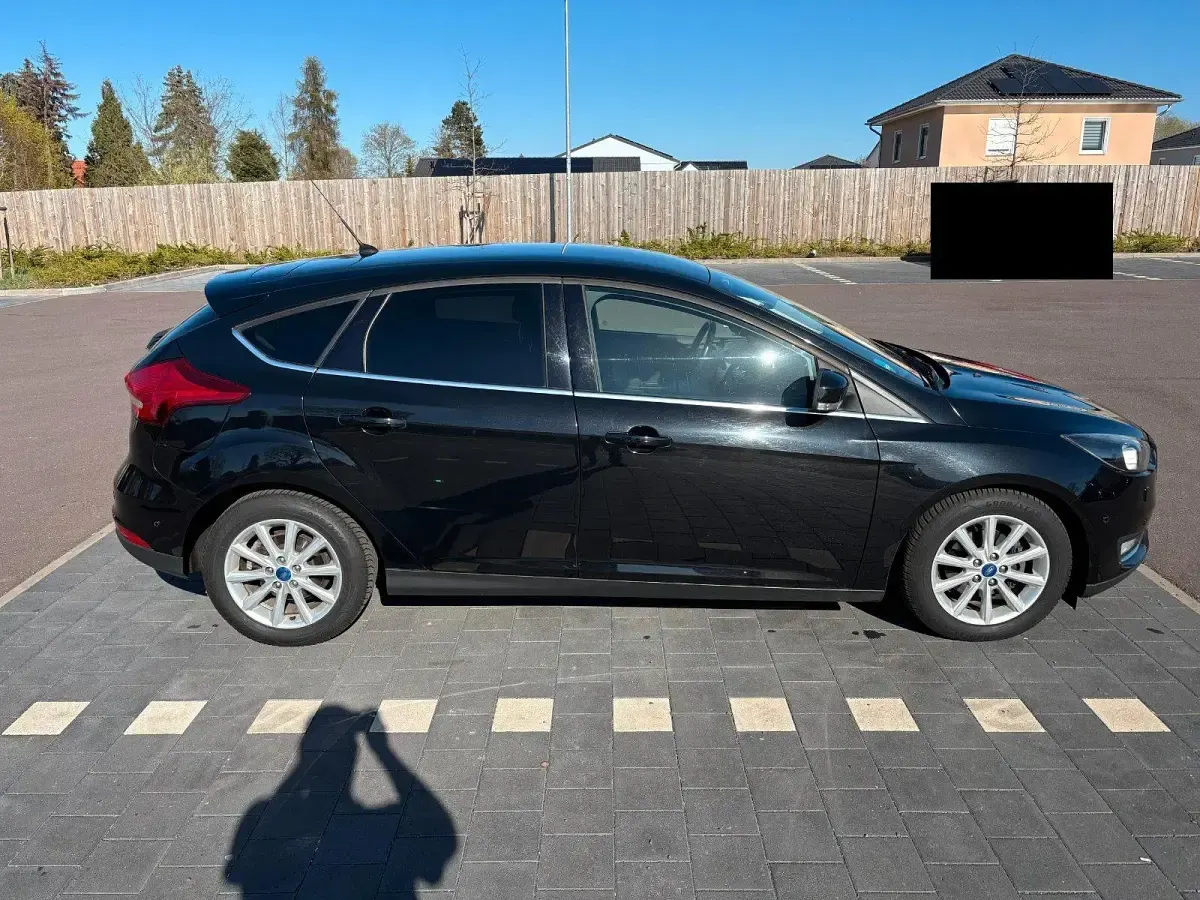 Gebraucht Ford Focus 125 PS (91 kW) 2015 Schwarz Limousine