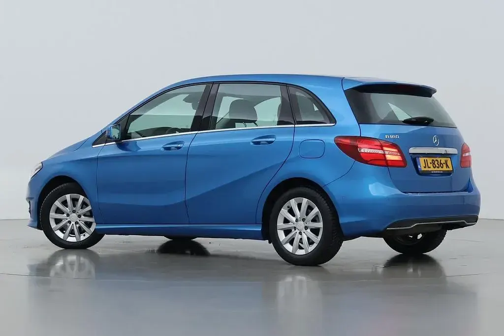 Gebraucht Mercedes B180 Ambition 122 PS (89 kW) 2016 Blau Van / Kleinbus