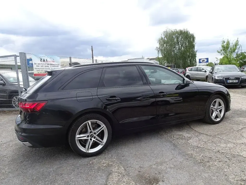 Gebraucht Audi A4 Basis 204 PS (150 kW) 2022 Brillantschwarz Kombi