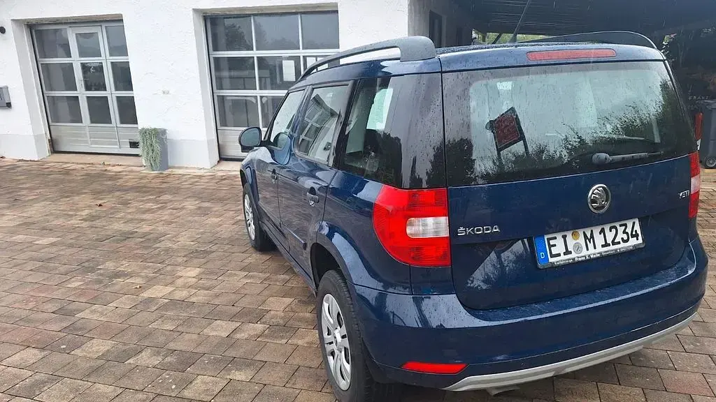 Gebraucht Skoda Yeti Active 110 PS (80 kW) 2016 Blau SUV
