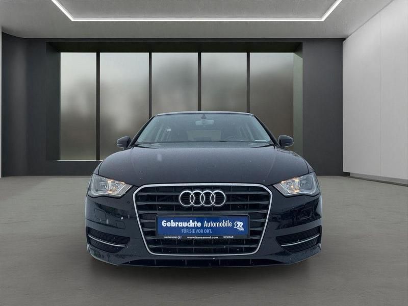 Gebraucht Audi A3 Attraction 125 PS (91 kW) 2015 Schwarz Limousine