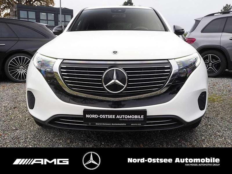 Gebraucht Mercedes EQC400 300 kW (408 PS) 2022 Unilack polarweiß SUV