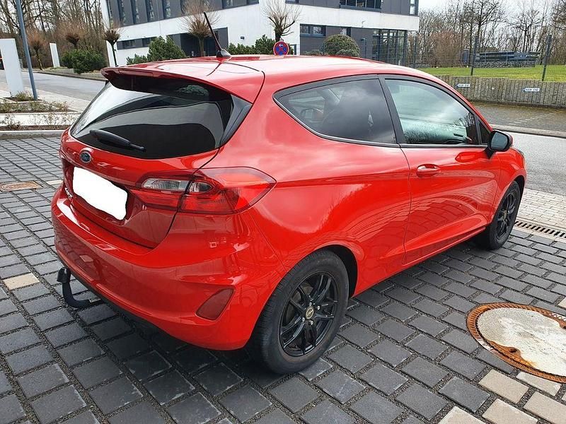 Gebraucht Ford Fiesta 71 PS (52 kW) 2018 Rot Kleinwagen