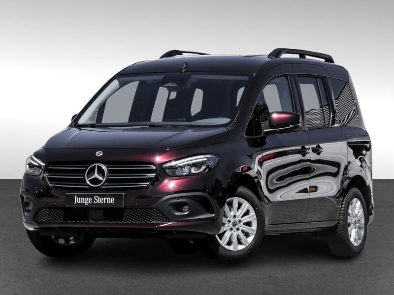 Rot Gebraucht 2024 Mercedes T180 Advantage Van / Kleinbus | 33.690 € (Teuer) - Bild 1/4