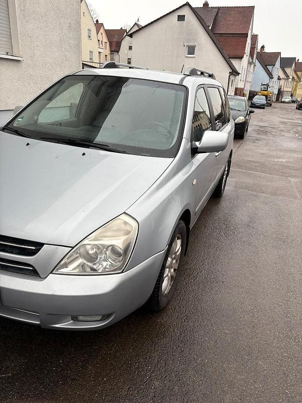 Gebraucht Kia Carnival 180 PS (132 kW) 2007 Silber Van / Kleinbus