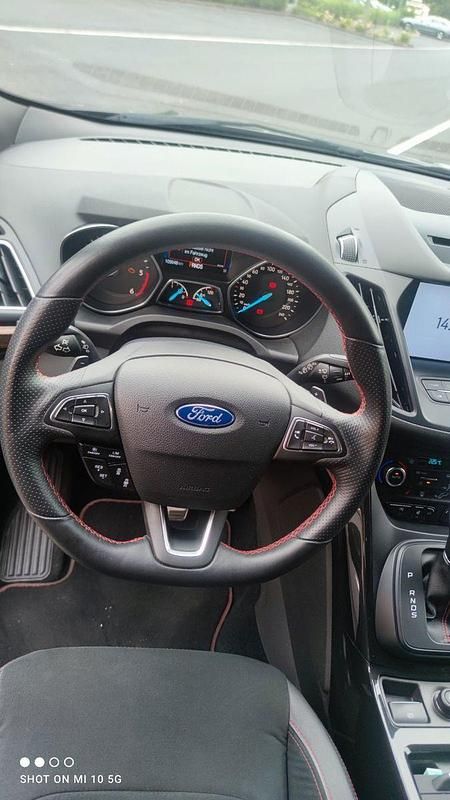 Gebraucht Ford Kuga ST-Line 179 PS (131 kW) 2019 Grau SUV