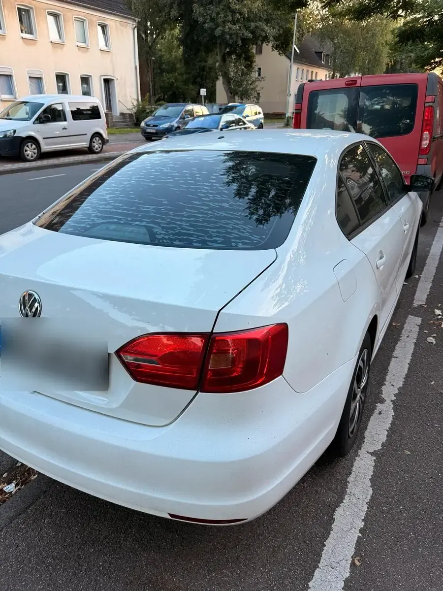 Gebraucht VW Jetta 116 PS (85 kW) 2013 Weiß Limousine
