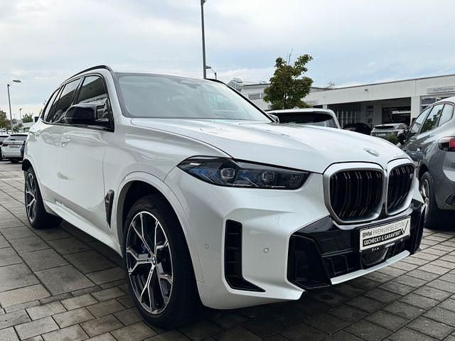 Gebraucht BMW X5 M M Sport 530 PS (389 kW) 2024 Mineralweiss metallic SUV