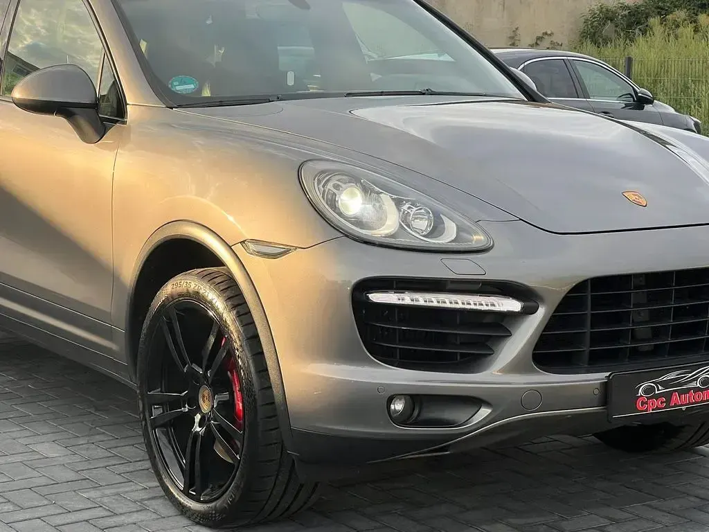 Gebraucht Porsche Cayenne Turbo 500 PS (367 kW) 2010 Grau SUV