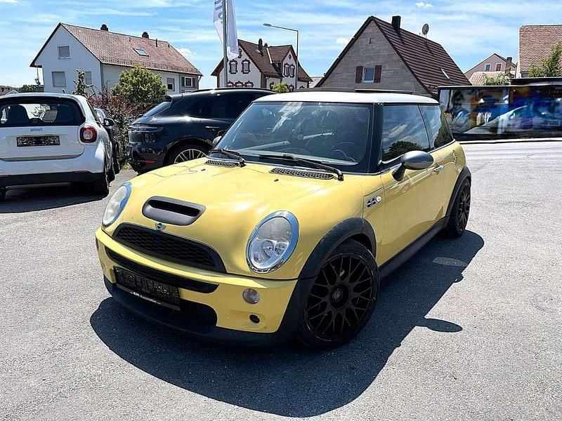Gelb Gebraucht 2003 Mini Cooper S Coupé Coupé | 2.700 € (Fairer Preis) - Bild 1/4
