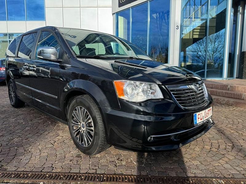 Gebraucht Lancia Voyager S 177 PS (130 kW) 2015 Schwarz Van / Kleinbus