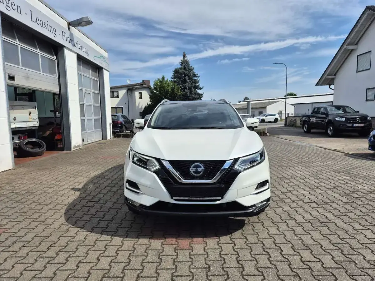 Gebraucht Nissan Qashqai Akari 158 PS (116 kW) 2021 Pearl white SUV