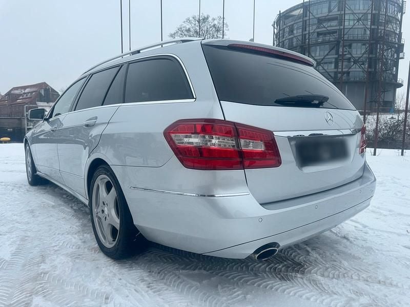 Gebraucht Mercedes E250 Avantgarde 204 PS (150 kW) 2011 Silber Kombi