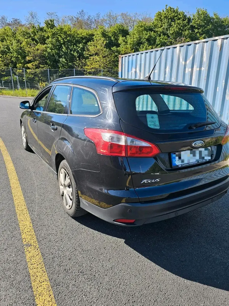 Gebraucht Ford Focus 116 PS (85 kW) 2014 Schwarz Kombi