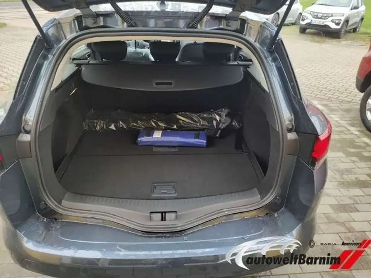 Neu Renault Mégane GrandTour Equilibre 140 PS (102 kW) 2026 Titangrau Kombi