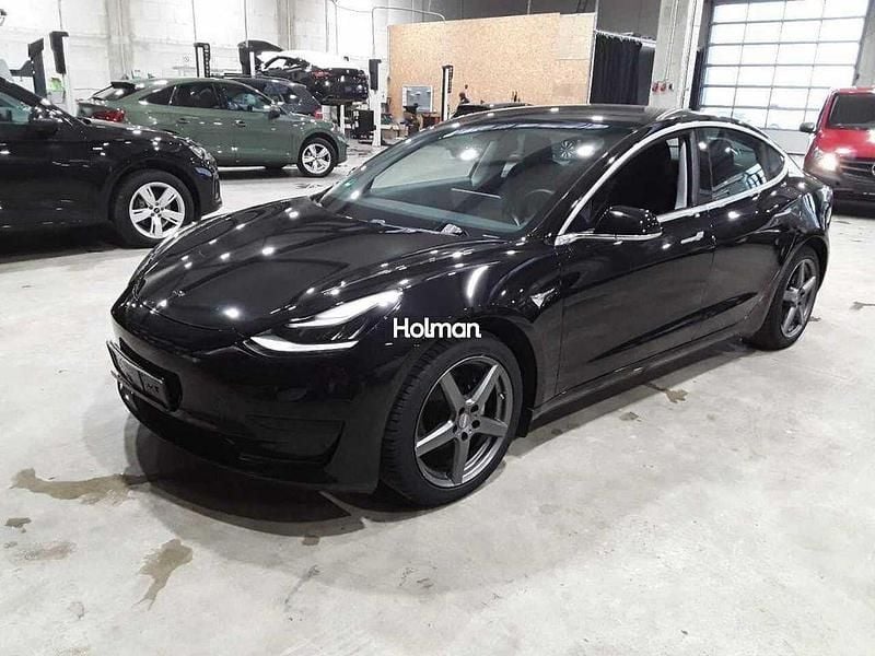 Schwarz Gebraucht 2020 Tesla Model 3 Standard Range Plus Limousine | 21.234 € (Superpreis) - Bild 1/4
