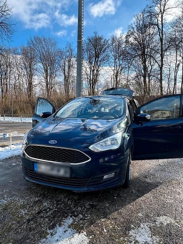 Blau Gebraucht 2017 Ford Grand C-Max Van / Kleinbus | 8.250 € (Guter Preis) - Bild 1/4
