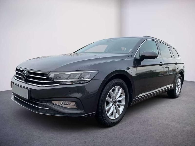 Gebraucht VW Passat Edition 150 PS (110 kW) 2024 Mangangrau metallic Kombi